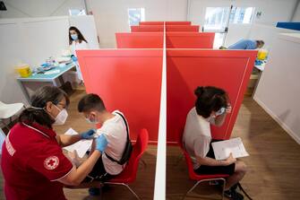 Students receive vaccination against the Covid-19 at the hub of Porta di Roma, Italy, 01 June 2021. ANSA/MASSIMO PERCOSSI