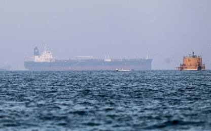 Golfo di Oman, alcune petroliere fuori controllo: sospetti sull'Iran