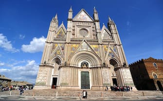 DUOMO DI ORVIETO Duomo DI ORVIETO (ORVIETO - 2013-04-04, Francesco Mollo) p.s. la foto e' utilizzabile nel rispetto del contesto in cui e' stata scattata, e senza intento diffamatorio del decoro delle persone rappresentate