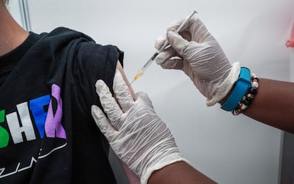 Vaccino Covid, Locatelli: “Terza dose non scontata per i giovani”