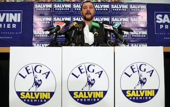 Il segretario nazionale della Lega Nord, Matteo Salvini, presenta il simbolo del partito per le prossime elezioni politiche, Milano, 21 dicembre 2017.
ANSA/MATTEO BAZZI