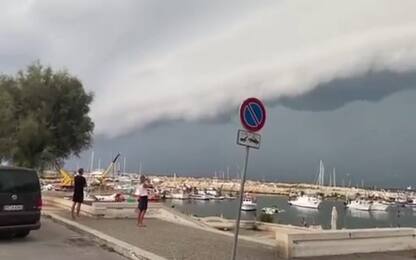 Maltempo in Sicilia, a Scoglitti il fenomeno 'shelf cloud'