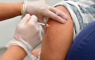 La la vaccinazione contemporanea del vaccino antinfluenzale e della dose aggiuntiva di vaccino anti-Covid19 agli over 80 anni presso il Centro Vaccini Bosi a Rieti