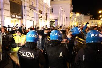 Clashes between law enforcement officers and demonstrators during the 'No Green Pass' rally in Trieste, northern Italy, 06 November 2021. The obligation to have the Green Pass vaccine passport to enter all Italian public and private workplaces came into force last 15 October. ANSA/ PAOLO GIOVANNINI