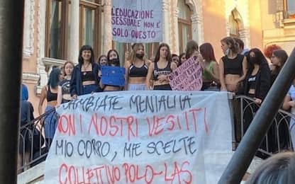 Venezia, top per la ginnastica vietato alle ragazze di un liceo