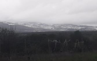 Le montagne coperte dalla neve a Paulilatino (Oristano), 29 novembra 2021.
ANSA/Roberta Celot