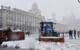 Neve nelle piazze del centro di Torino e all’Allianz Stadium, Torino, 8 dicembre 2021 ANSA/ ALESSANDRO DI MARCO