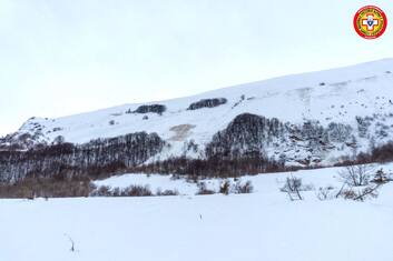 Scivola da versante innevato sui monti Sibillini, morto 63enne