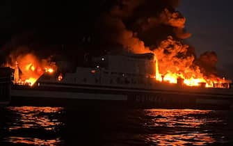 Un'immagine dell'incendio sul traghetto italiano