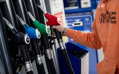 Rincaro carburante, cosa può fare il governo per ridurre i prezzi