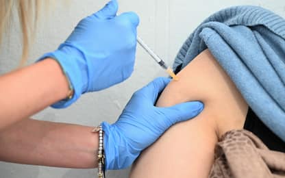 Lombardia, vaccino anti Covid: in 24.000 hanno ricevuto quarta dose