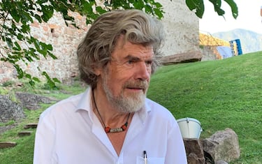 Il Re degli Ottomila, Reinhold Messner, compie 75 anni e festeggia il suo compleanno con amici e fan a Castel Firmiano, il grande maniero alle porte di Bolzano che ospita uno dei suoi musei della montagna, 17 settembre 2019. ANSA/ MATTEO DONAGRANDI G.NEWS

