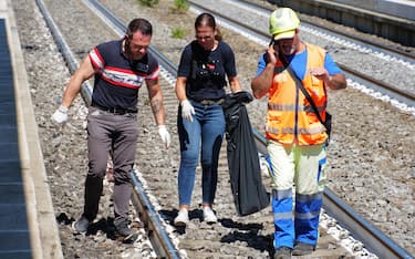 Rilievi vengono effetuati alla Stazione Ferroviaria di Riccione dove due ragazze, ancora non identificate, sono state investite e uccise da un treno Alta Velocità in transito diretto verso Milano, 31 luglio 2022. ANSA/PASQUALE BOVE