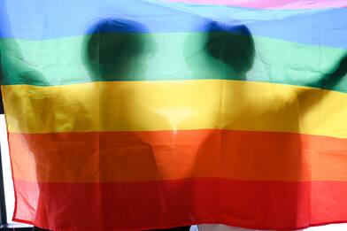 Entrambi cambiano sesso e ora pensano al matrimonio a Recanati