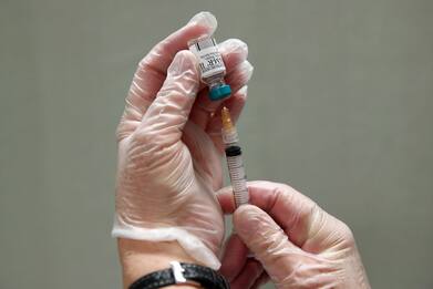 Dl aiuti ter, non c'è la sospensione delle multe per i non vaccinati