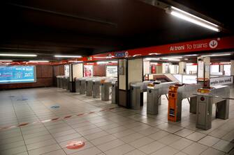 Sciopero dei dipendenti Atm nella stazione della metropolitana Cadorna a Milano, 16 settembre 2022.ANSA/MOURAD BALTI TOUATI