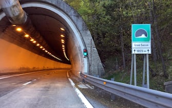 L'ingresso del traforo del Gran Sasso sull'autostrada A24, 05 maggio 2019.
ANSA/ALESSANDRO DI MEO