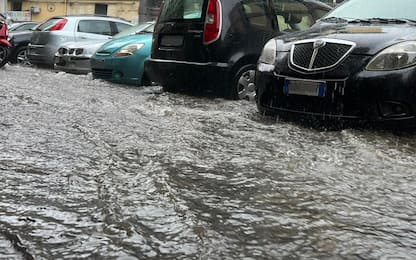 Maltempo a Napoli, danni e allagamenti a causa della forte pioggia