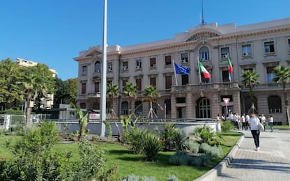 Genova, omicidio dopo una lite: uomo trafitto e ucciso da una freccia
