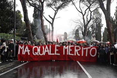 Scuola, sciopero nazionale degli studenti da Torino a Roma