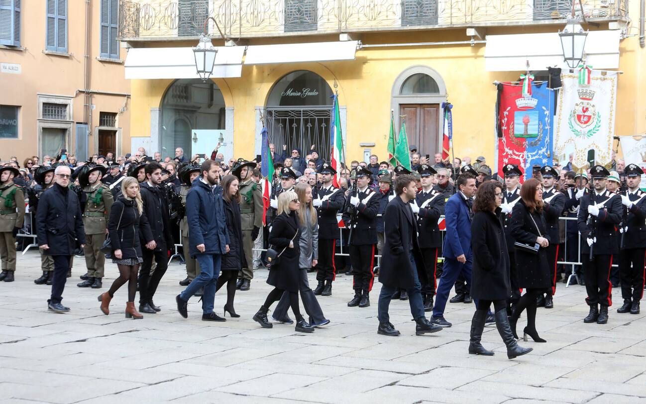 L’ultimo Saluto A Roberto Maroni: A Varese I Funerali Di Stato. FOTO ...