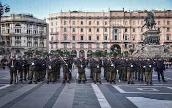 Celebrazioni in ricordo degli Alpini e di tutti i soldati caduti in guerra e in pace per la Patria in piazza Duomo, Milano 11 Dicembre 2022ANSA/MATTEO CORNER
