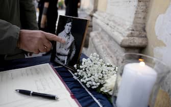 Un momento del funerale di Lando Buzzanca nella Chiesadi Santa Maria in Montesanto a piazza del Popolo, Roma,  21 dicembre 2022 
ANSA/MASSIMO PERCOSSI