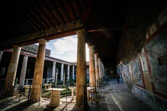 Una veduta esterna della casa dei Vettii nel Parco Archeologico di Pompei. Napoli 10  Gennaio 2023. ANSA/CESARE ABBATE