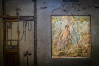 Affreschi all'interno della casa dei Vettii nel Parco Archeologico di Pompei. Napoli 10  Gennaio 2023. ANSA/CESARE ABBATE