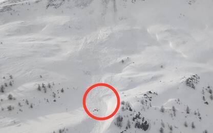 Valanga in Valle d'Aosta, morto scialpinista a Punta Chaligne. VIDEO