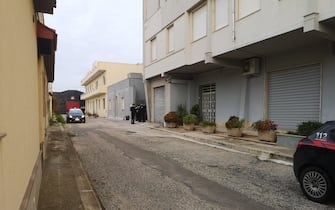 Carabinieri outside the hideout of Cosa Nostra boss Mattia Messina Denaro raided during the night by Carabinieri police ROS unit in Campobello di Mazara, Sicily, Italy, 17 January  2023. The house used by the boss has been located in Campobello di Mazara. The deputy prosecutor Paolo Guido personally participated in the search, who has been investigating the former fugitive from Cosa Nostra for years. The building, which would be located in the town, has been sieved inch by inch.
ANSA/Max Firreri