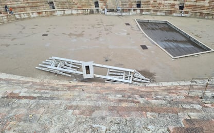 Arena di Verona, crolla la Stella di piazza Bra: danneggiati i gradoni