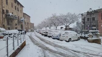 Maltempo: neve a Sarnano, si preparano le piste