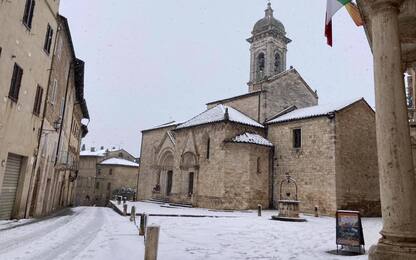 Forte nevicata, bimbo nasce in casa: ostetrica guida parto dal 118