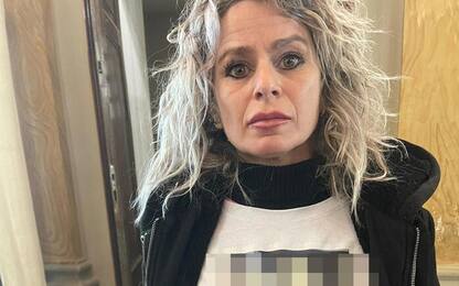 Pamela Mastropietro, madre indossa maglietta con foto cadavere