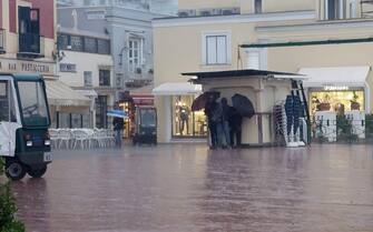 Maltempo in Italia: giornata di pioggia sull'isola di Capri (Italia)