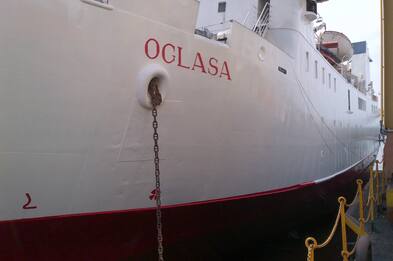 Portoferraio, traghetto in avaria urta il molo: ci sono feriti