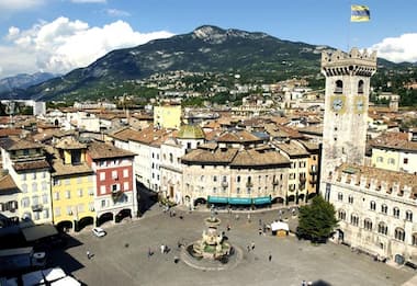 Trento, blackout nel centro storico: guasto alla linea elettrica