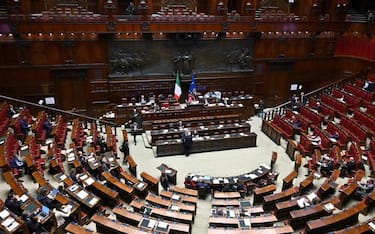 Una panoramica dell'aula di Montecitorio durante le dichiarazioni di voto finali sul dl trasparenza dei prezzi del carburante alla Camera, Roma, 21 febbraio 2023. ANSA/ETTORE FERRARI
