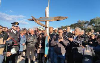 La Via Crucis in memoria dei migranti morti in Calabria La Via Crucis in memoria dei migranti morti in Calabria