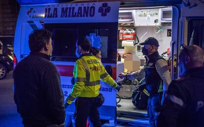 Milano, rapine vicino stazione, passanti accoltellati: un ferito grave