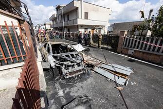 Il luogo dove è caduto uno dei due aerei che si sono scontrati in volo a  Guidonia, 7 marzo 2023
ANSA/MASSIMO PERCOSSI