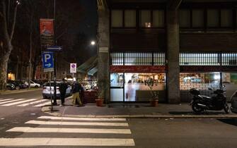 Viale Brianza 27, dove e avvenuta oggi una aggressione a scopo di rapina con il coltello Milano, viale Brianza 27, dove e avvenuta oggi una aggressione a scopo di rapina con il coltello (Milano - 2023-03-06, Massimo Alberico) p.s. la foto e' utilizzabile nel rispetto del contesto in cui e' stata scattata, e senza intento diffamatorio del decoro delle persone rappresentate
