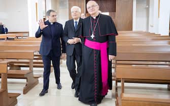Il Presidente della Repubblica Sergio Mattarella alla Chiesa di San Nicola di Bari di Casal di Principe,con S.E. Rev.ma Mons. Angelo Spinillo, Vescovo di Aversa,e con Don Franco Picone, Parroco della Chiesain occasione della Giornata nazionale della memoria e dell'impegno in ricordo delle vittime delle mafie
(foto di Francesco Ammendola - Ufficio per la Stampa e la Comunicazione della Presidenza della Repubblica)