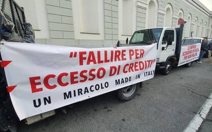Superbonus 110, corteo degli edili a Genova: traffico in tilt