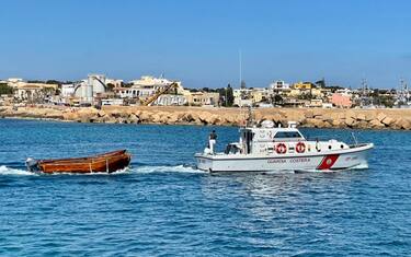  Migranti, record sbarchi a Lampedusa: 2mila arrivi in 24 ore
