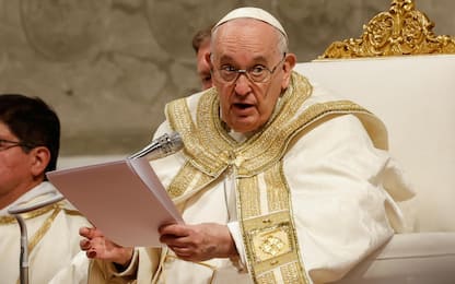 Papa Francesco: "Su Wojtyla illazioni offensive e infondate"