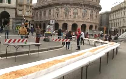 A Genova focaccia da record, in piazza 350 metri di "Superba"