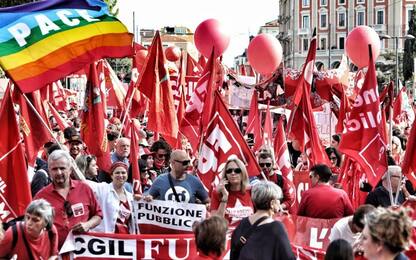 A Bologna manifestazione dei sindacati contro il governo