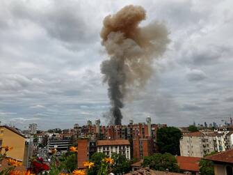 MILANO - Grosso incendio in via Pierlombardo angolo Vasari (MILANO - 2023-05-11, Giordano Riboni) p.s. la foto e' utilizzabile nel rispetto del contesto in cui e' stata scattata, e senza intento diffamatorio del decoro delle persone rappresentate